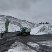 Bagger im Schnee